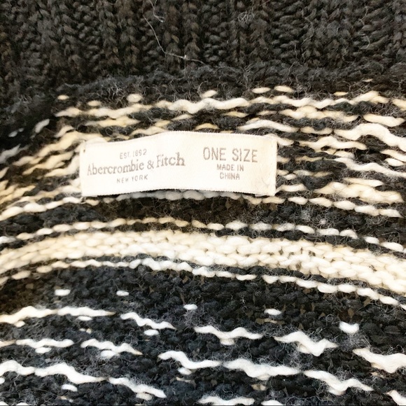 Abercrombie and Fitch geometric pattern cardigan - Picture 6 of 7